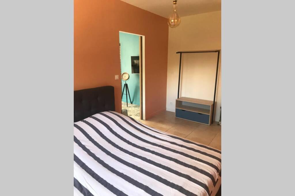 Logement Attenant A Une Villa T2 Avec Terrasse . Besse-sur-Issole Dış mekan fotoğraf