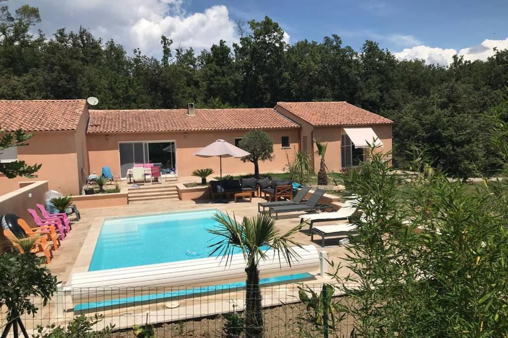 Logement Attenant A Une Villa T2 Avec Terrasse . Besse-sur-Issole Dış mekan fotoğraf