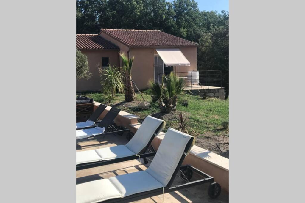 Logement Attenant A Une Villa T2 Avec Terrasse . Besse-sur-Issole Dış mekan fotoğraf