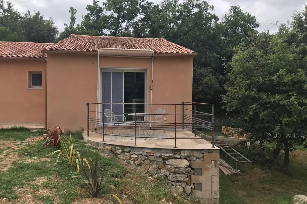 Logement Attenant A Une Villa T2 Avec Terrasse . Besse-sur-Issole Dış mekan fotoğraf