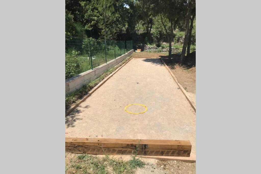 Logement Attenant A Une Villa T2 Avec Terrasse . Besse-sur-Issole Dış mekan fotoğraf
